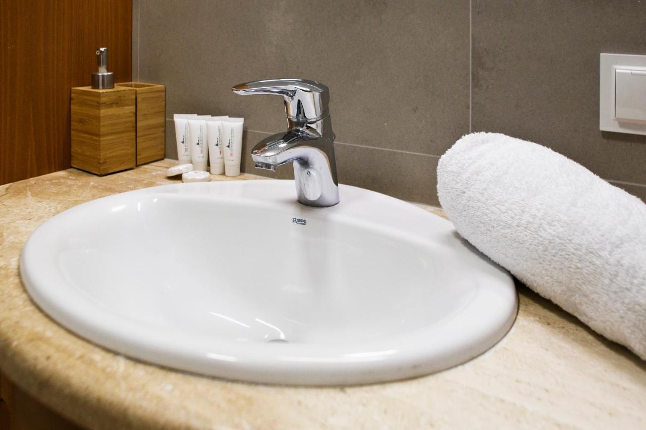 ורשה Cybernetyki 6B Serviced Accommodation מראה חיצוני תמונה
